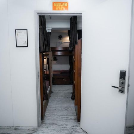 Pearl Courtyard Dormitory Varanasi Exterior photo