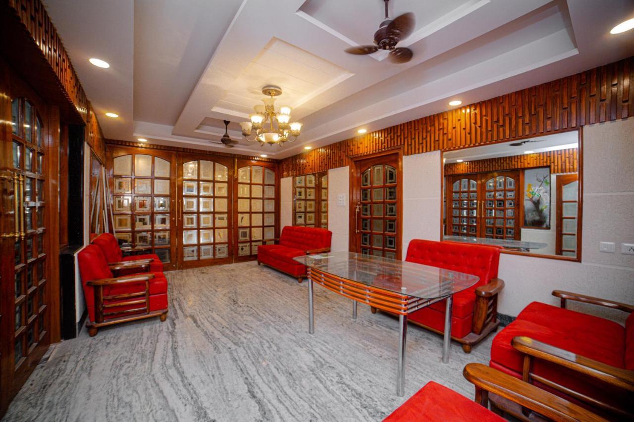Pearl Courtyard Dormitory Varanasi Exterior photo