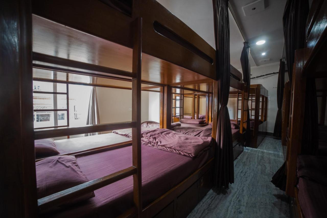 Pearl Courtyard Dormitory Varanasi Exterior photo