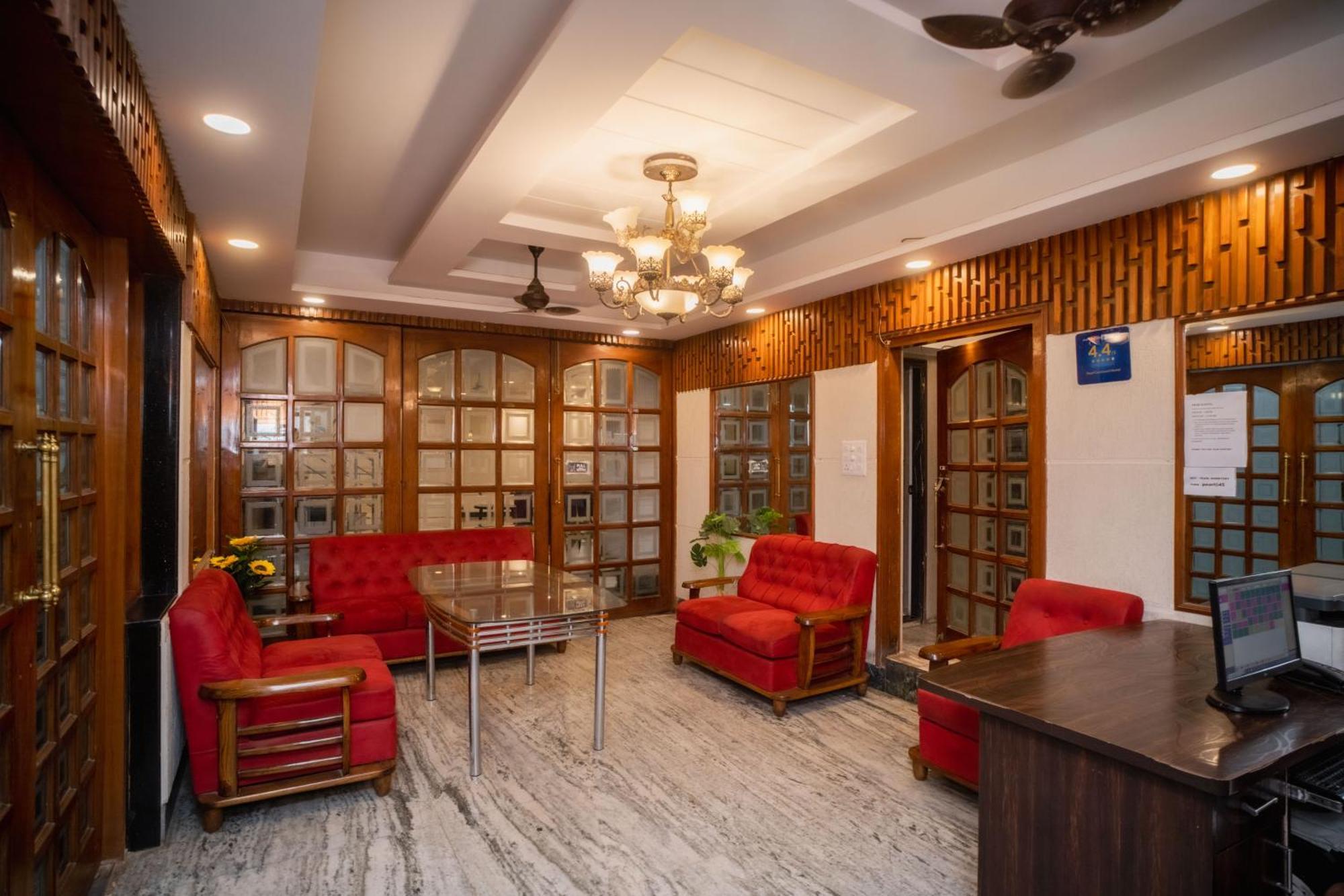 Pearl Courtyard Dormitory Varanasi Exterior photo