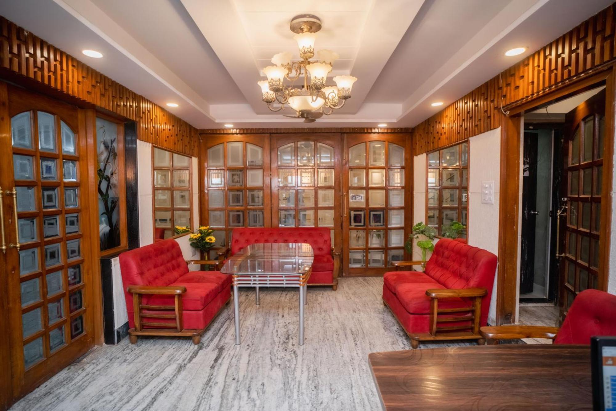 Pearl Courtyard Dormitory Varanasi Exterior photo