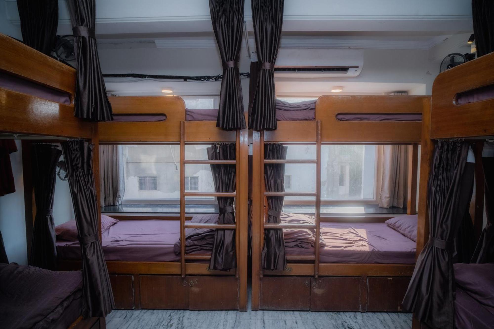 Pearl Courtyard Dormitory Varanasi Exterior photo