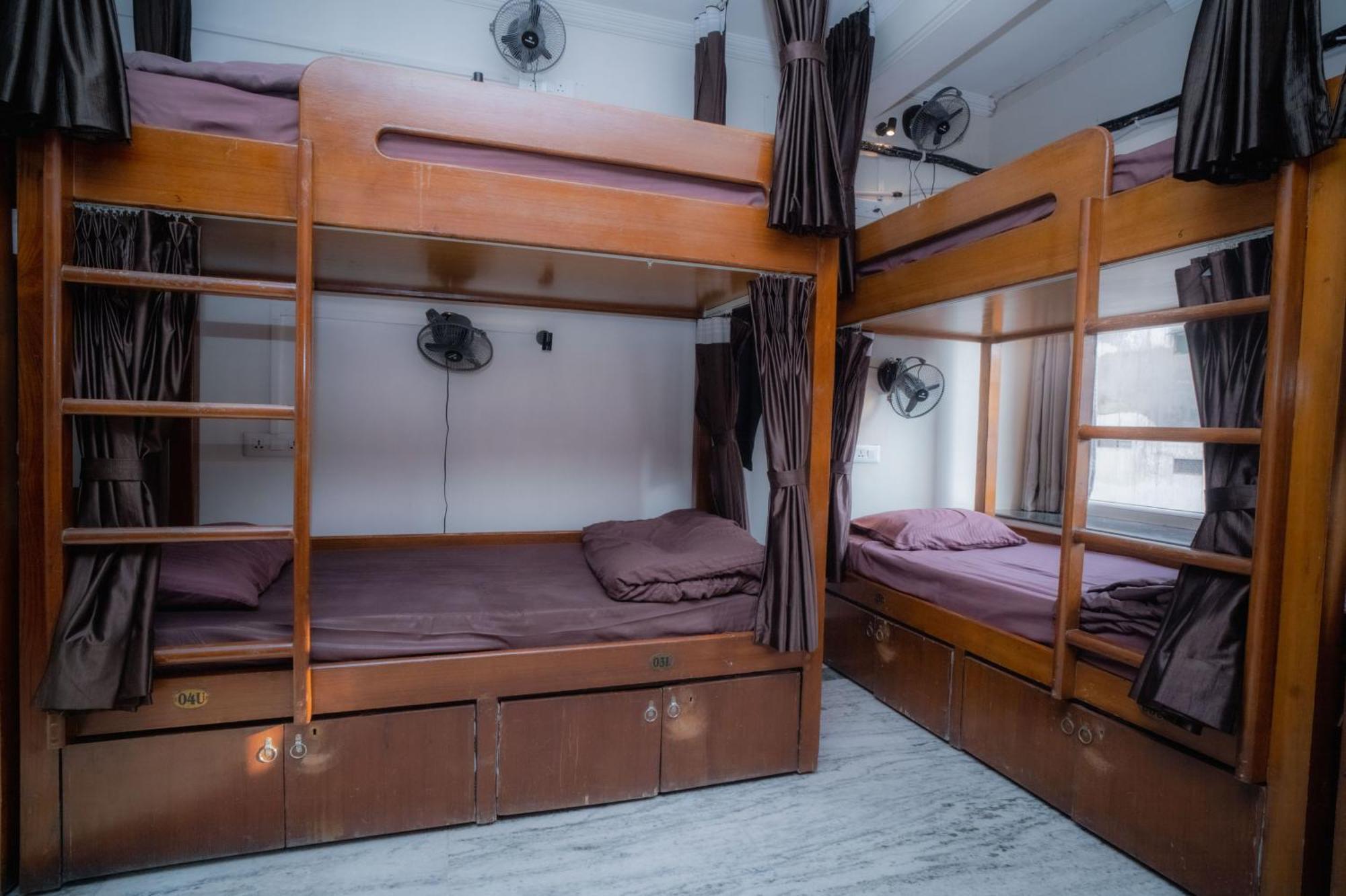 Pearl Courtyard Dormitory Varanasi Exterior photo