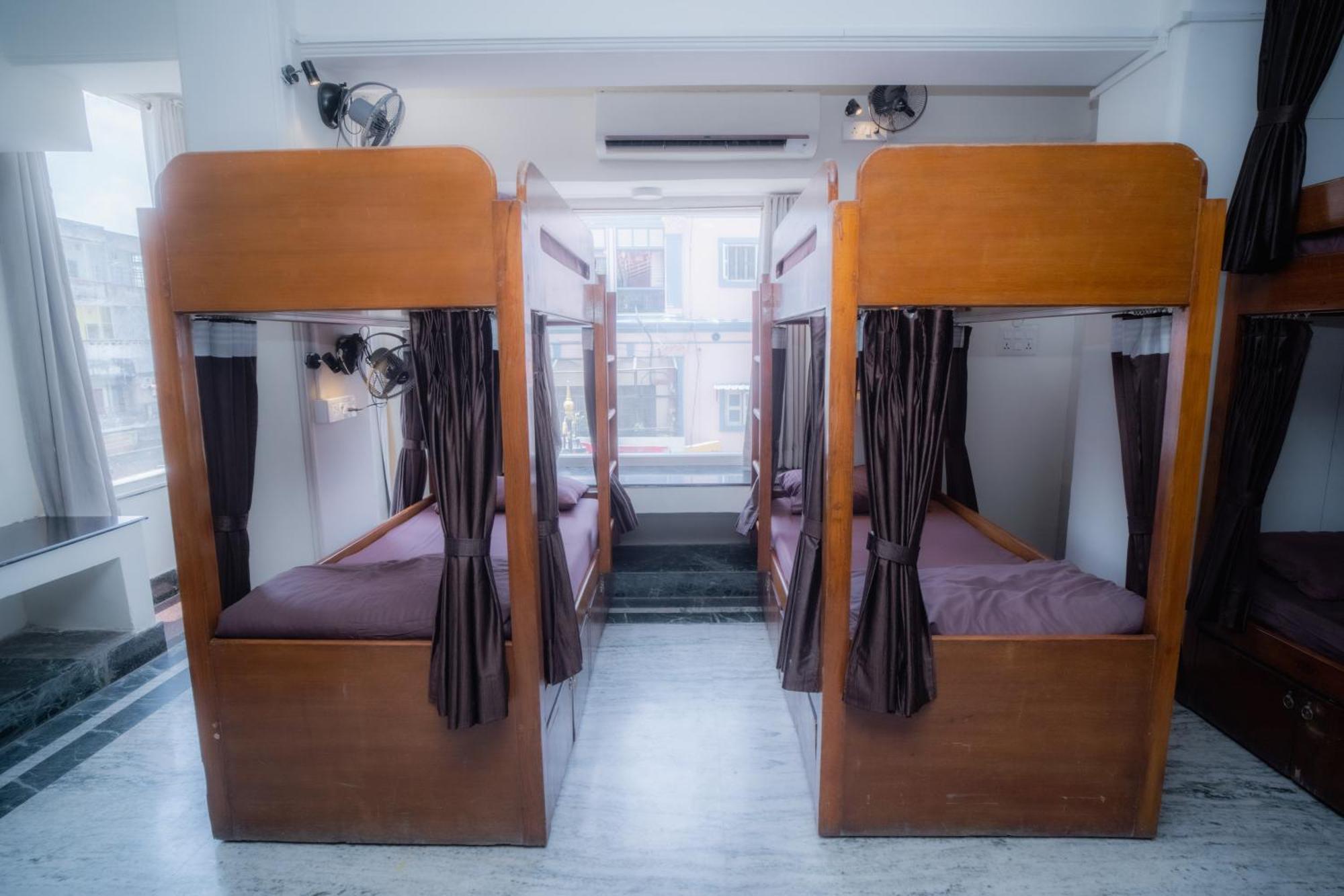 Pearl Courtyard Dormitory Varanasi Exterior photo