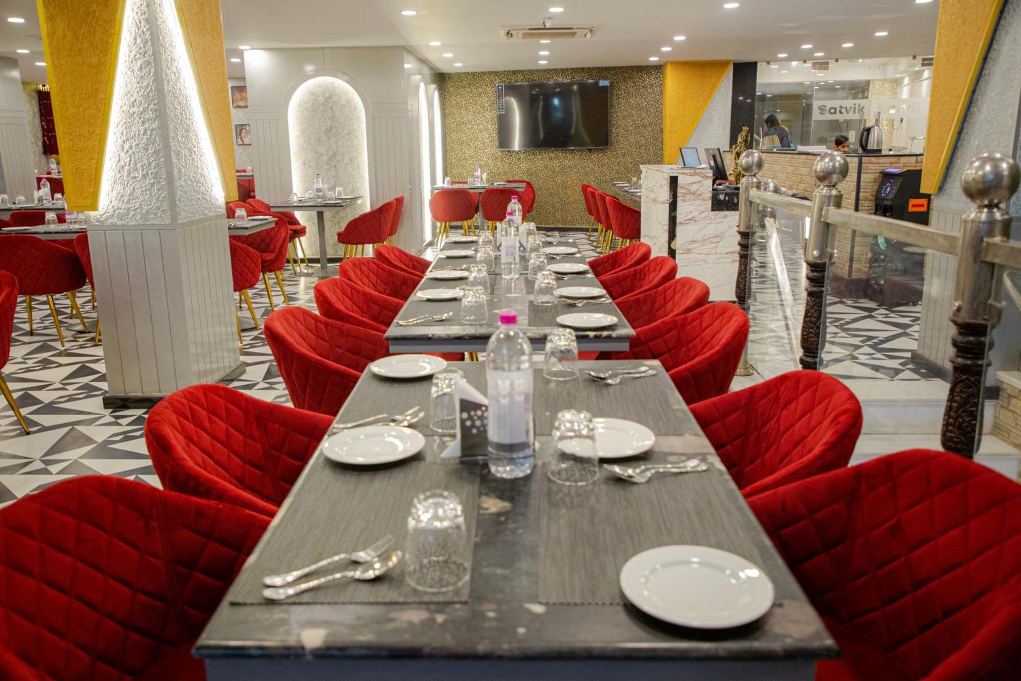 Pearl Courtyard Dormitory Varanasi Exterior photo